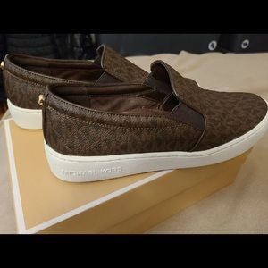 Micheal Kors Sneakers, Very good condition